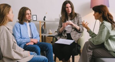 Group Practice vs Solo Therapist – How to Choose